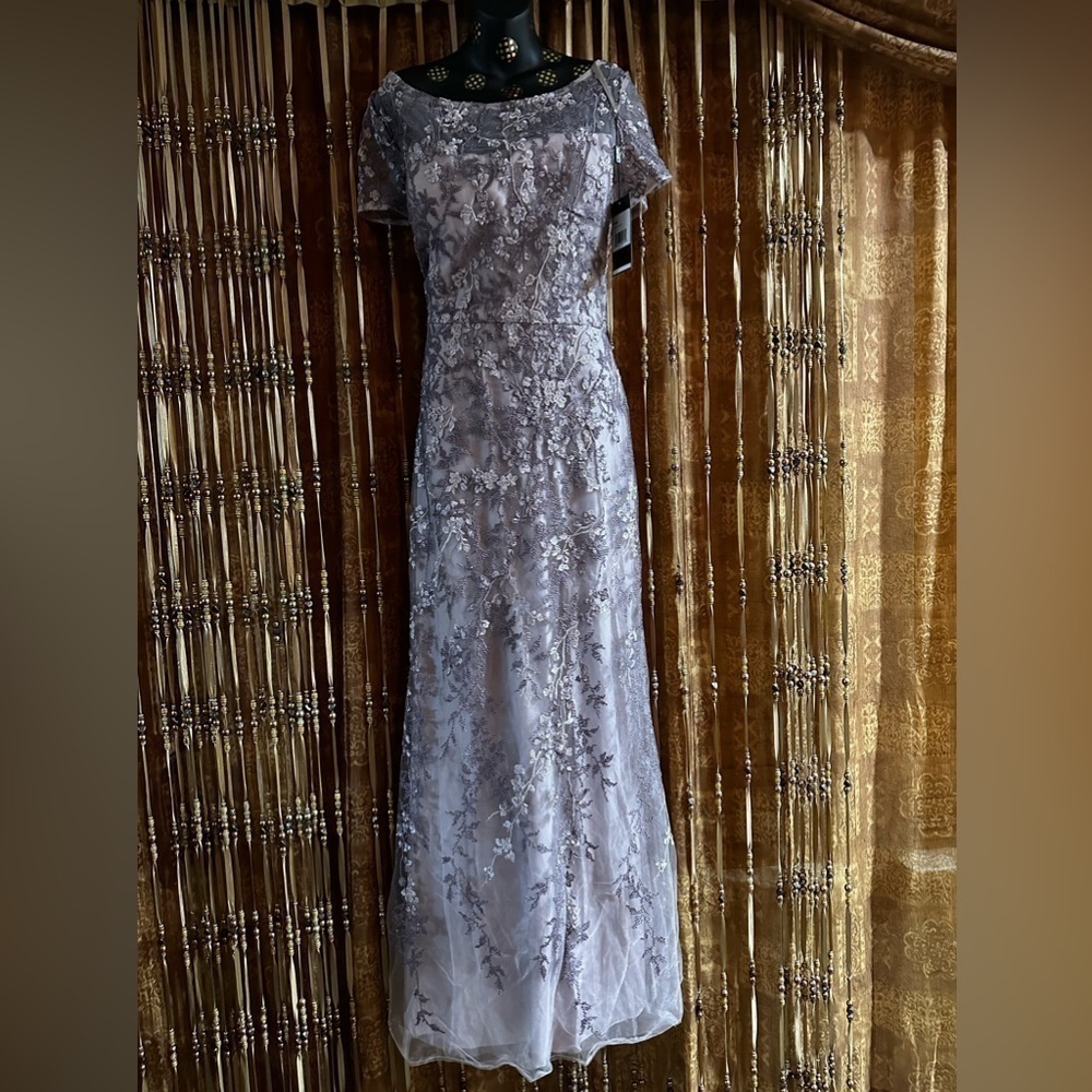 Prom LA FEMME Lace Column Gown Prom Bridal Wedding Brides Maid Lilac NWT
